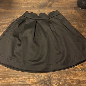 Scalloped mini skirt, size M